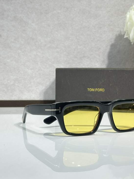 Picture of Tom Ford Sunglasses _SKUfw77361737fw